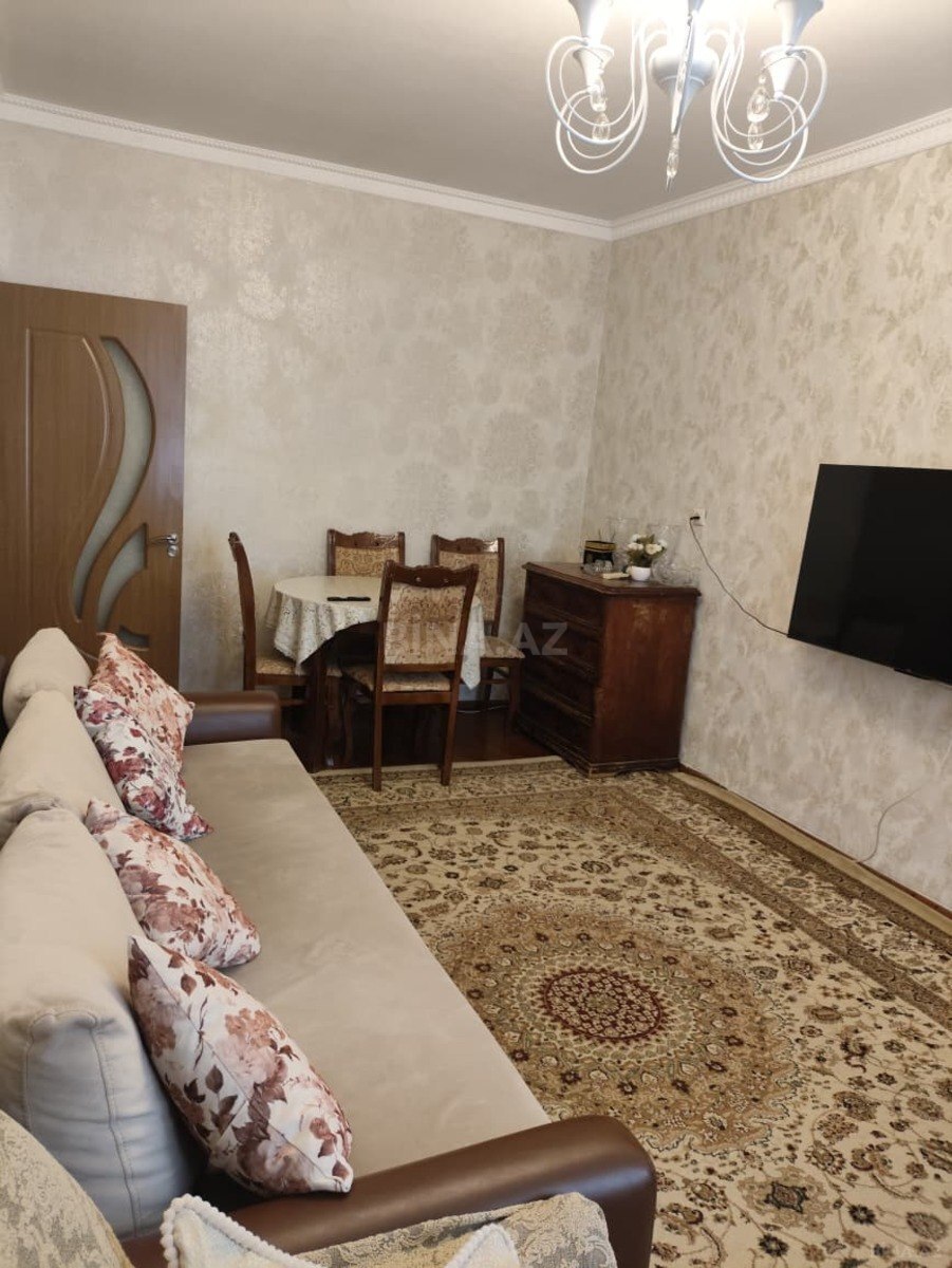 3 otaqlı Köhnə tikili, Həzi Aslanov m., Bakı