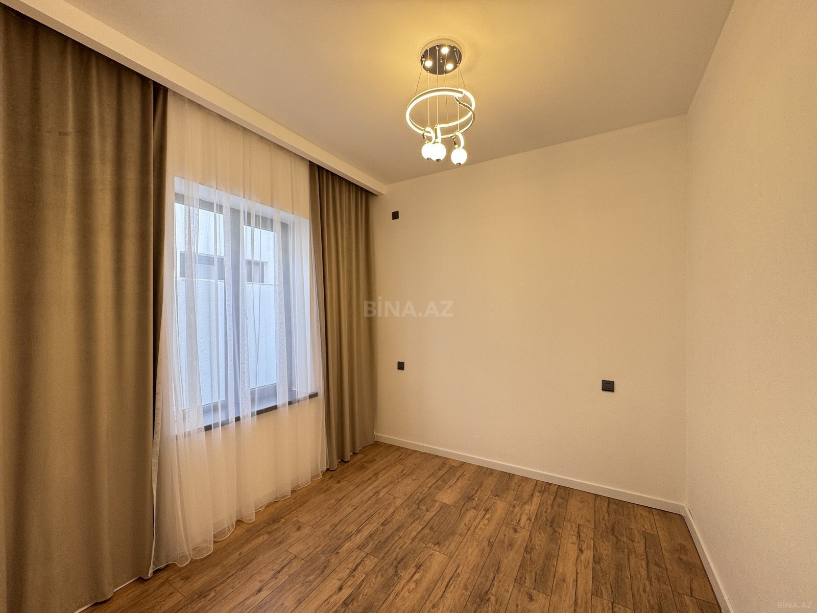4 otaqlı Həyət evi/Bağ evi, Şüvəlan q., Bakı