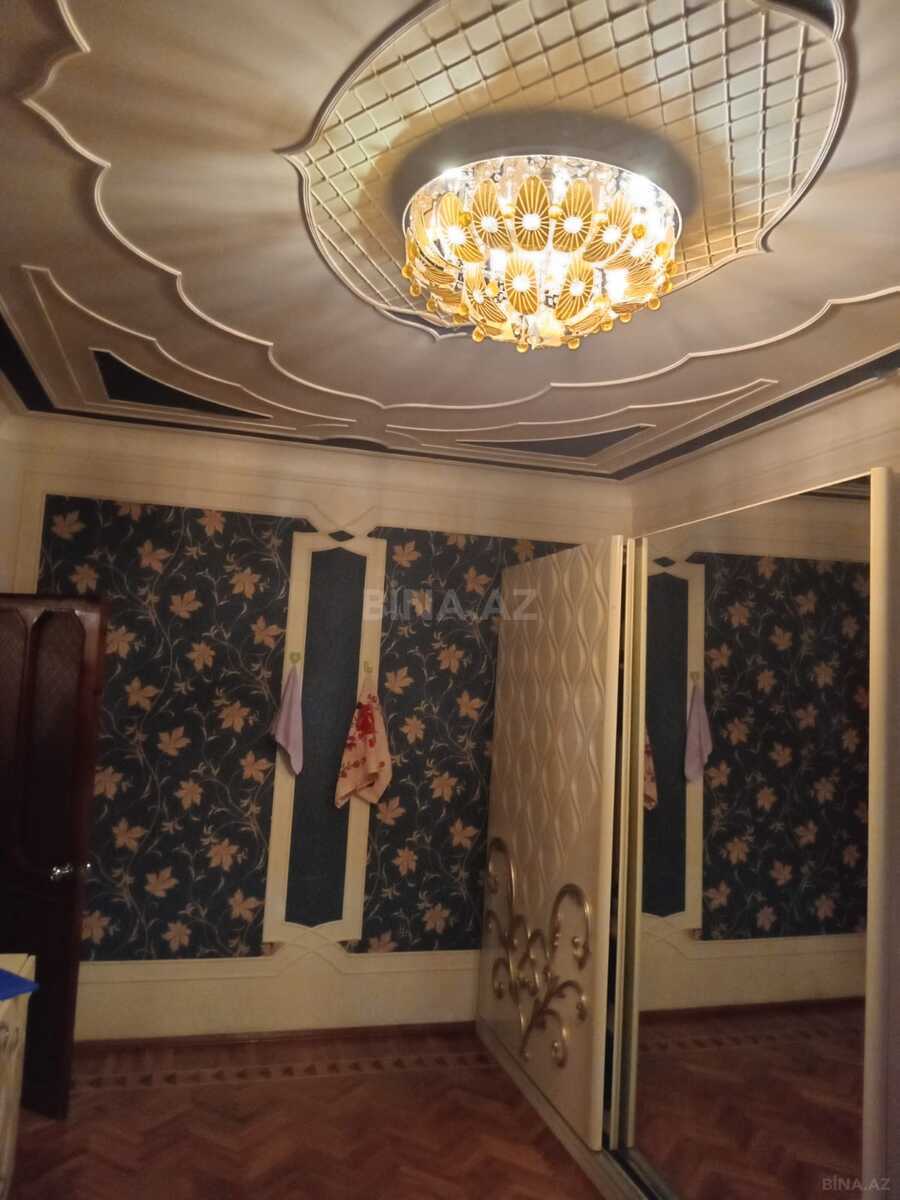5 otaqlı Köhnə tikili, Xalqlar Dostluğu m., Bakı