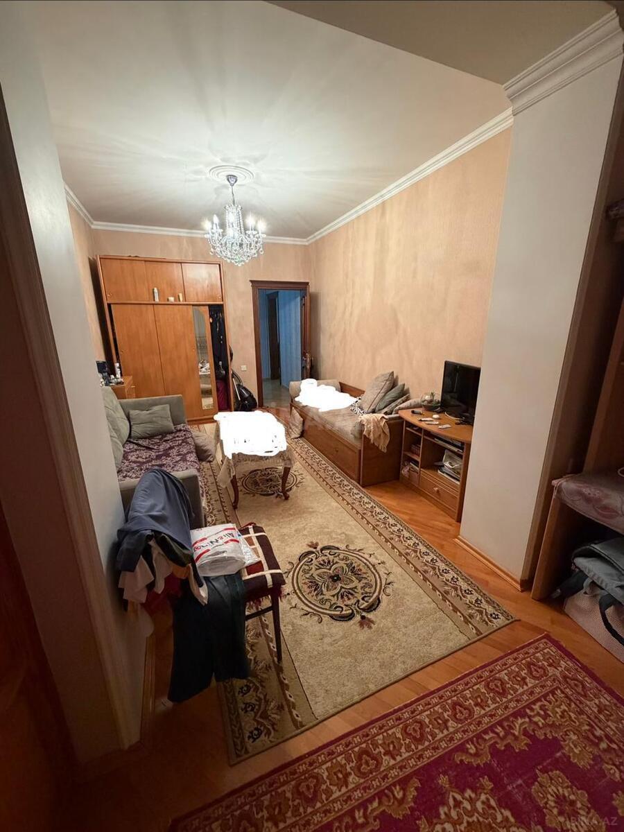3 otaqlı Köhnə tikili, Həzi Aslanov m., Bakı