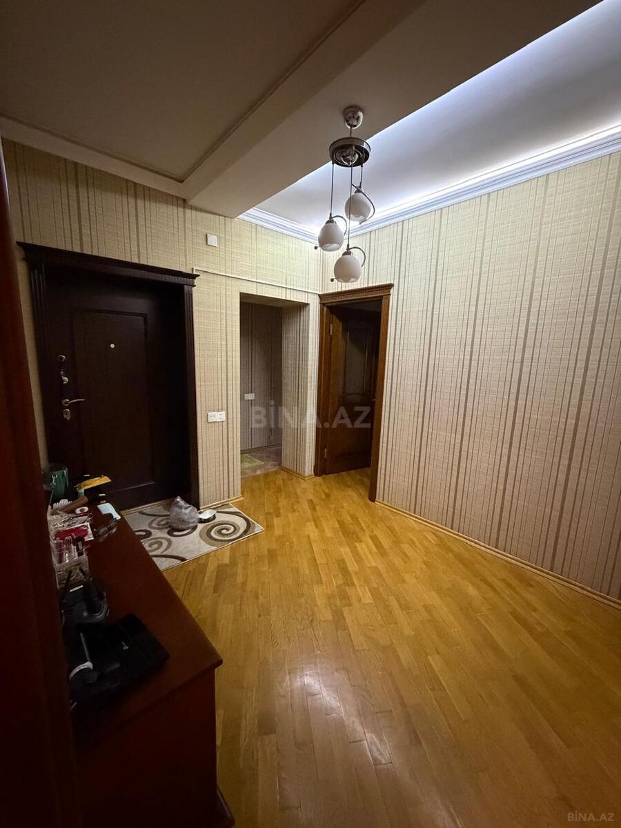 3 otaqlı Köhnə tikili, Həzi Aslanov m., Bakı
