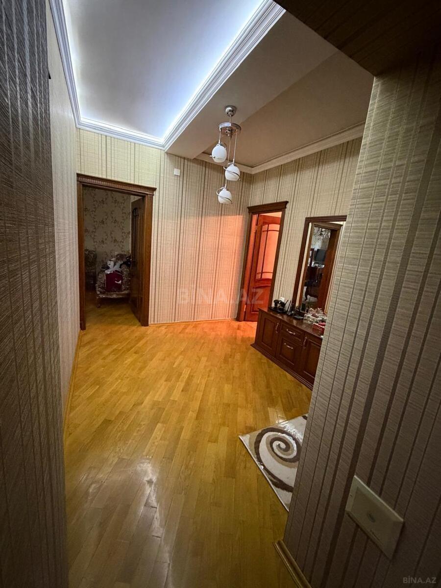 3 otaqlı Köhnə tikili, Həzi Aslanov m., Bakı