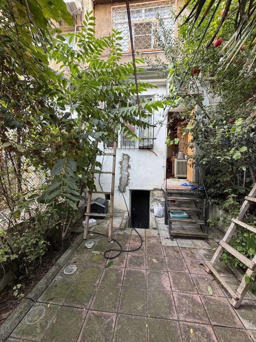3 otaqlı Köhnə tikili, Həzi Aslanov m., Bakı
