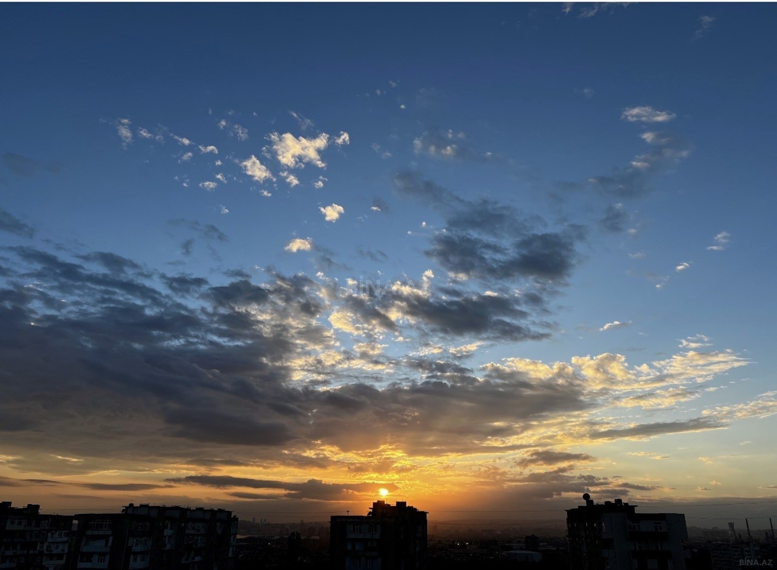 2 otaqlı Köhnə tikili, Xalqlar Dostluğu m., Bakı