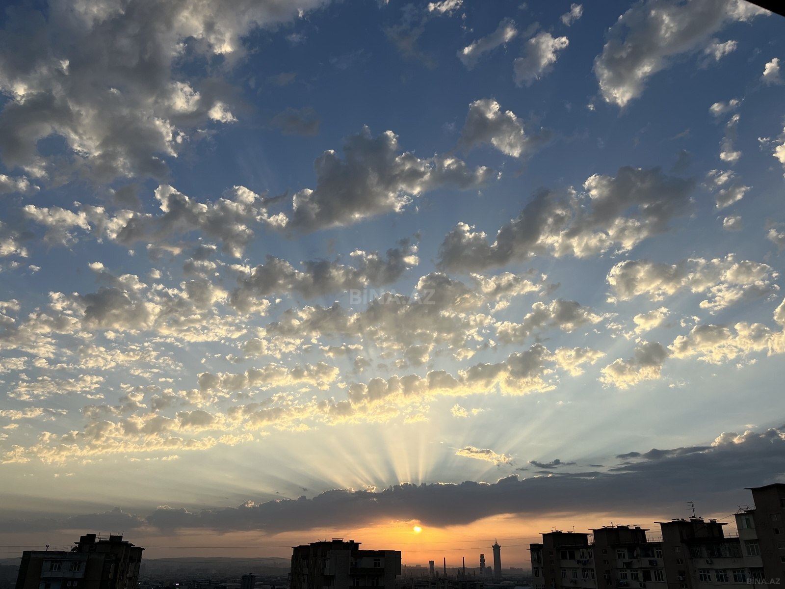 2 otaqlı Köhnə tikili, Xalqlar Dostluğu m., Bakı