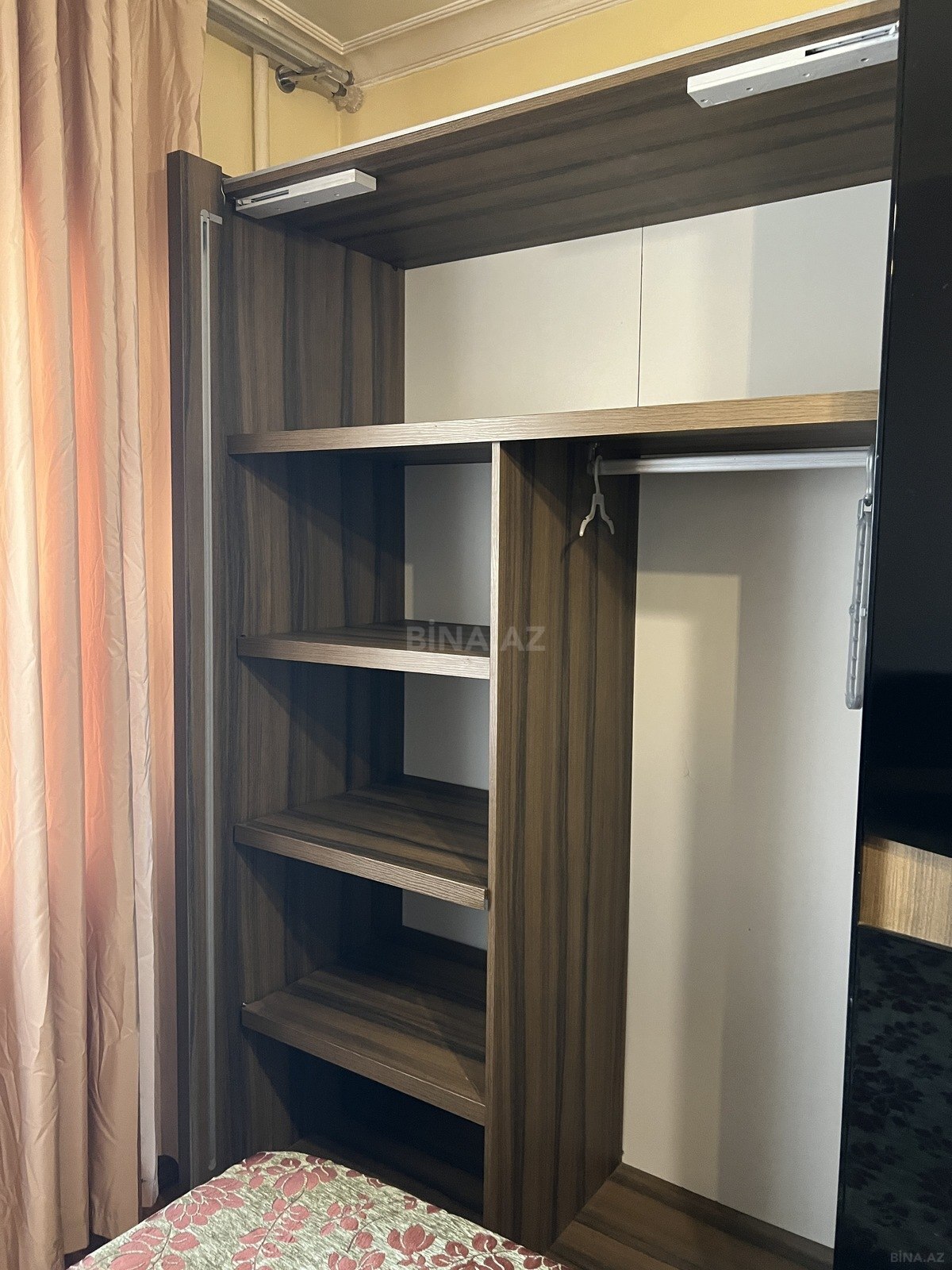 2 otaqlı Köhnə tikili, Xalqlar Dostluğu m., Bakı
