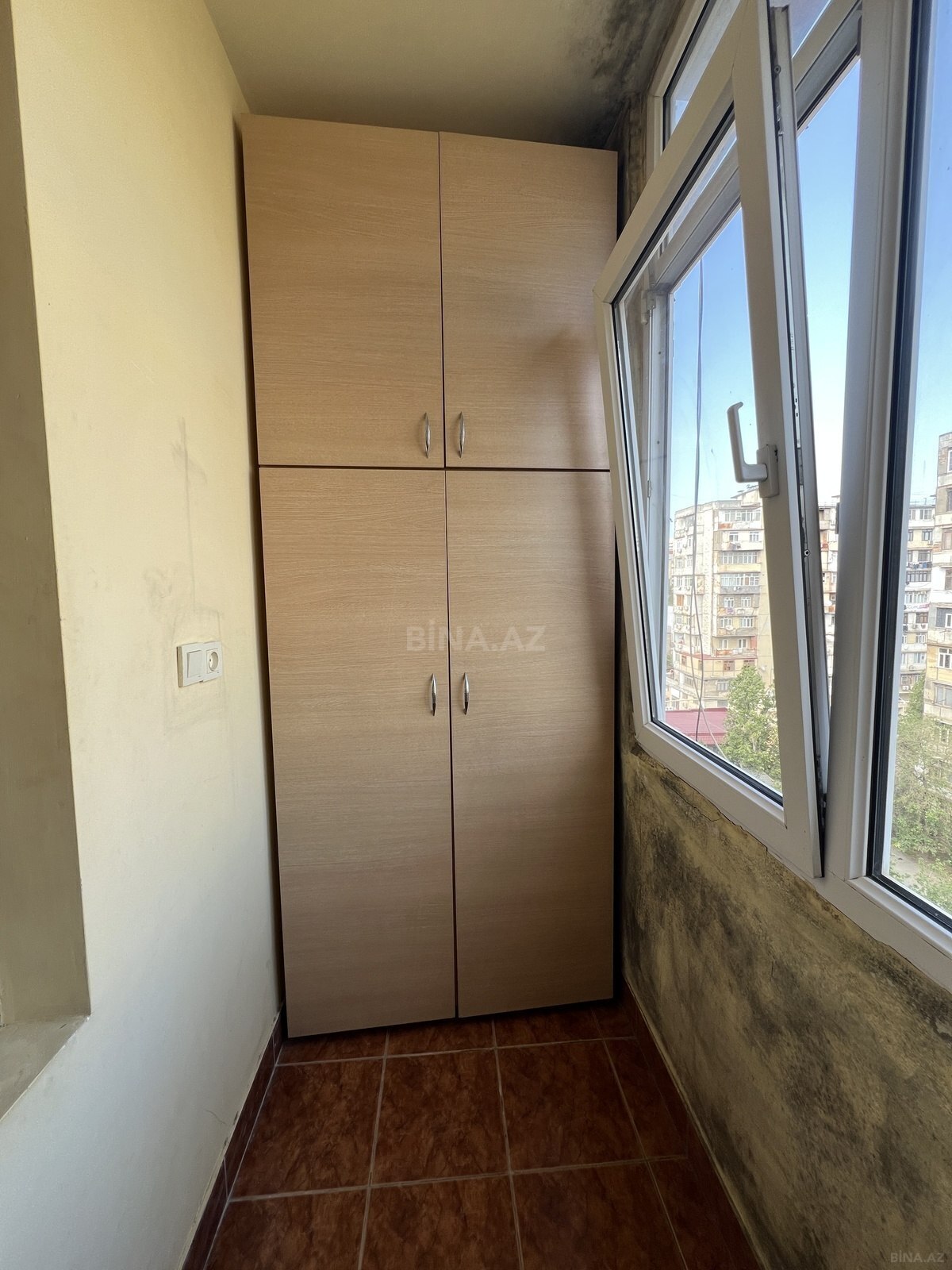 2 otaqlı Köhnə tikili, Xalqlar Dostluğu m., Bakı