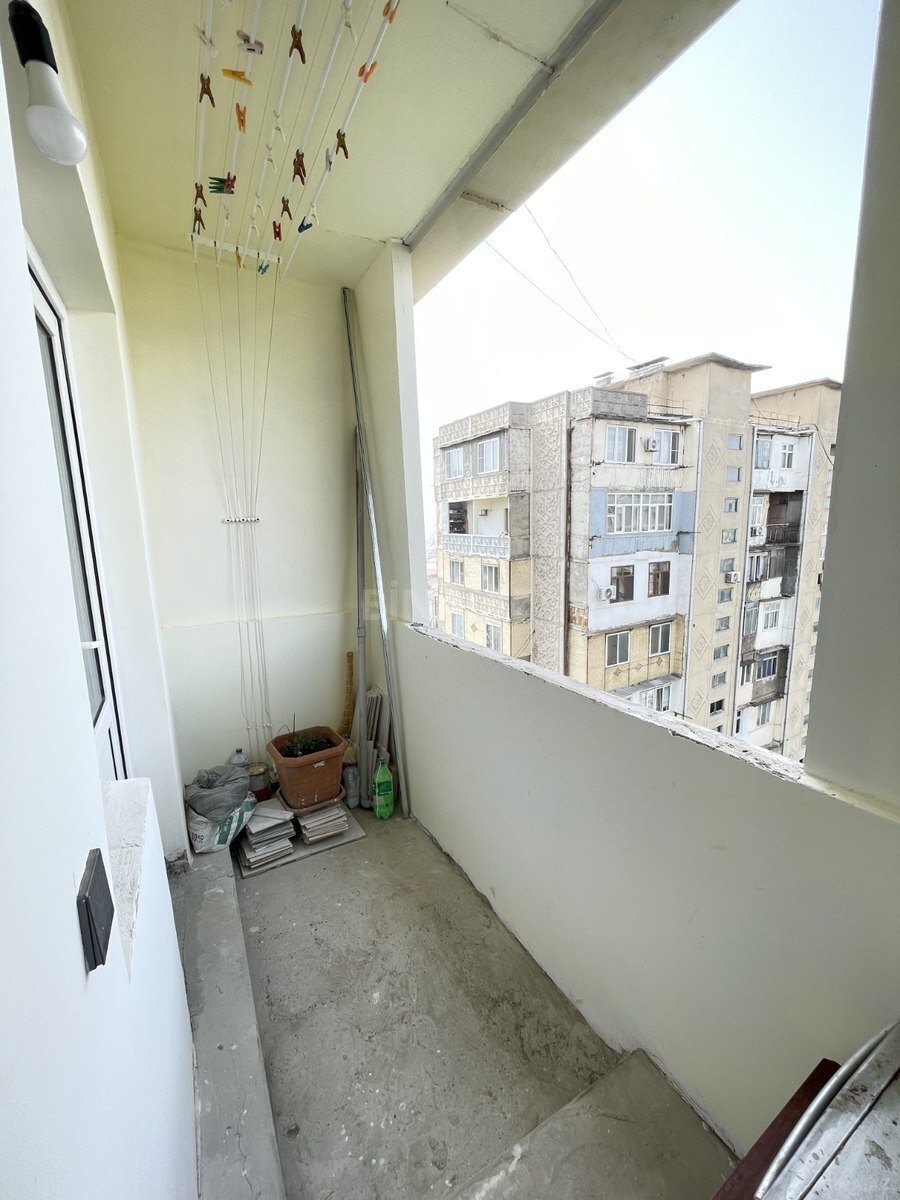 4 otaqlı Köhnə tikili, Xalqlar Dostluğu m., Bakı