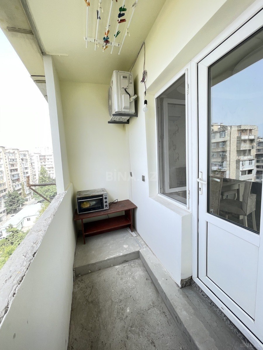 4 otaqlı Köhnə tikili, Xalqlar Dostluğu m., Bakı