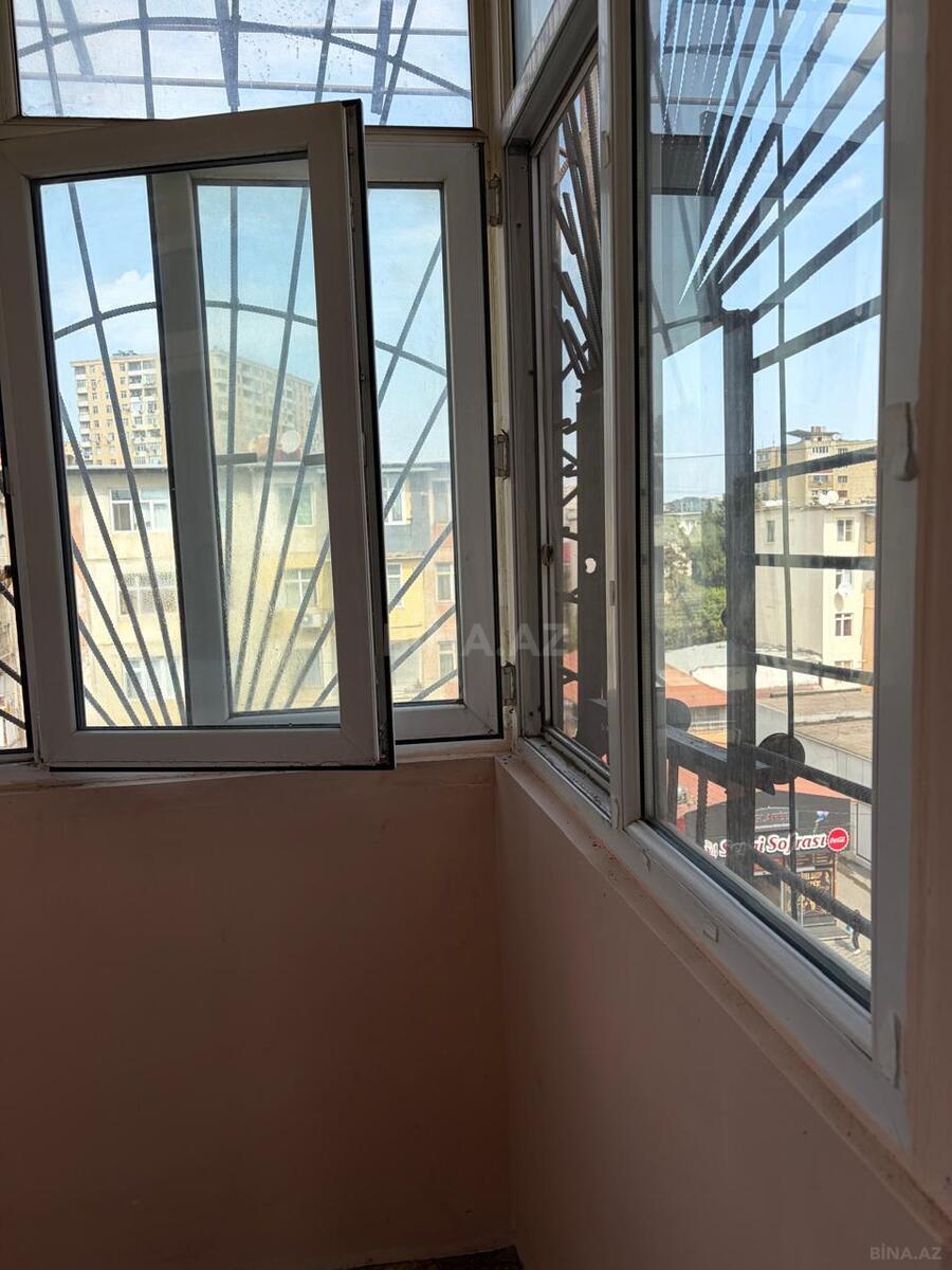 2 otaqlı Köhnə tikili, Memar Əcəmi m., Bakı