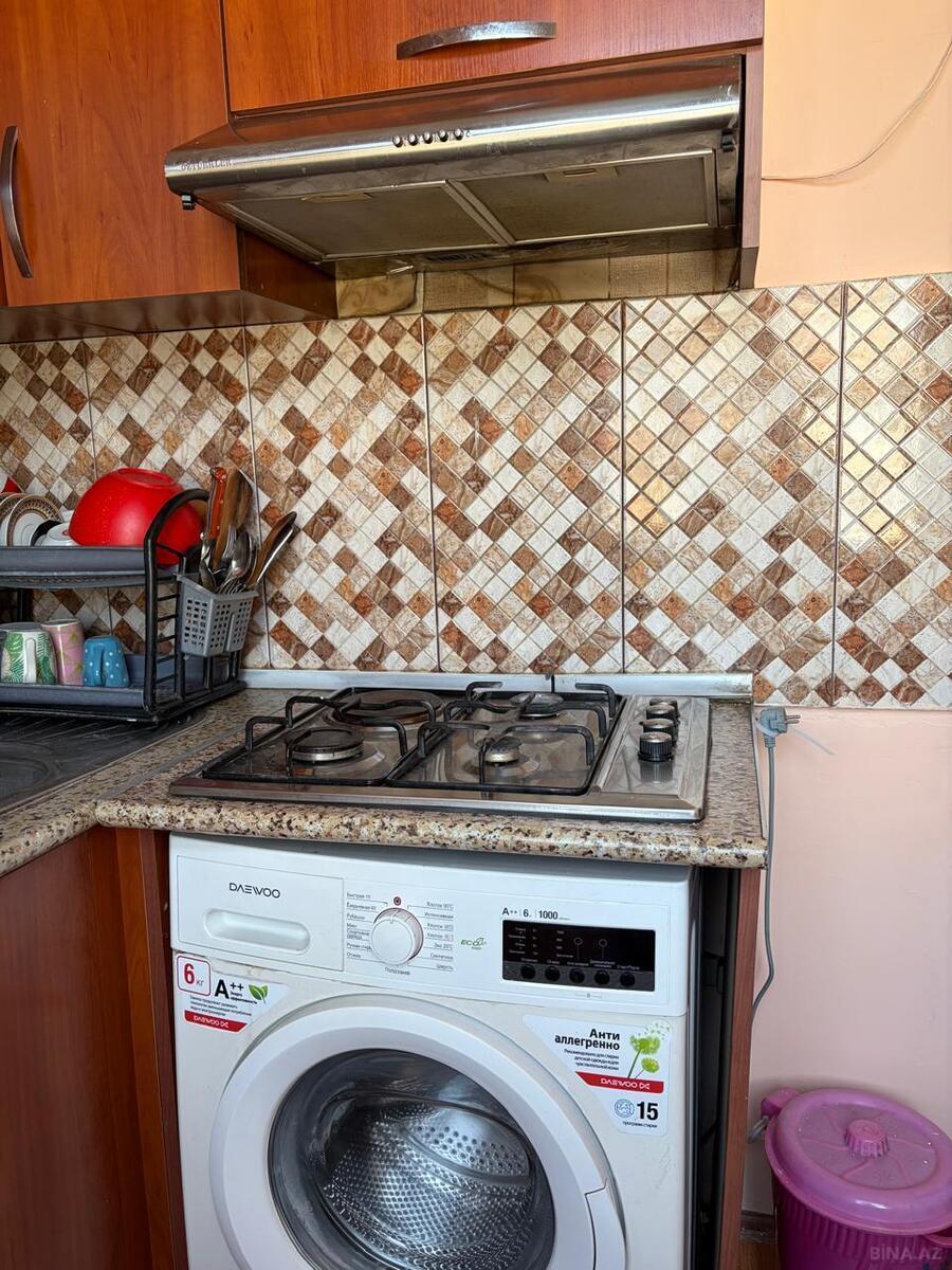 2 otaqlı Köhnə tikili, Memar Əcəmi m., Bakı