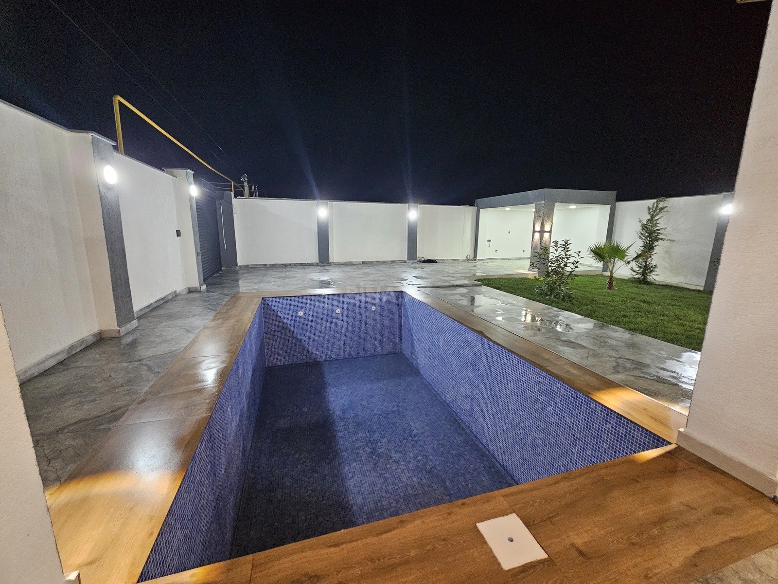 4 otaqlı Həyət evi/Bağ evi, Şüvəlan q., Bakı