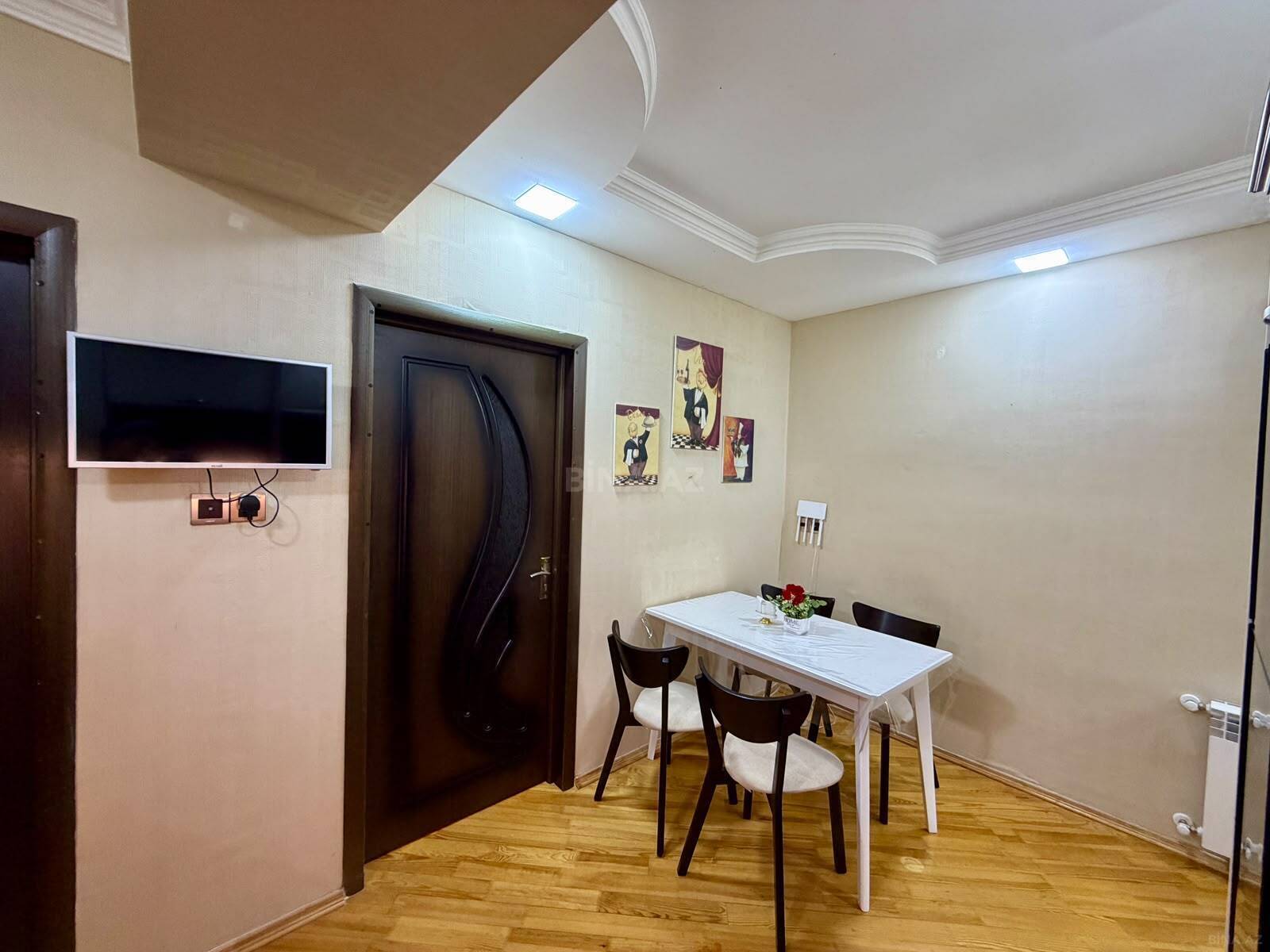 3 otaqlı Yeni tikili, Xırdalan