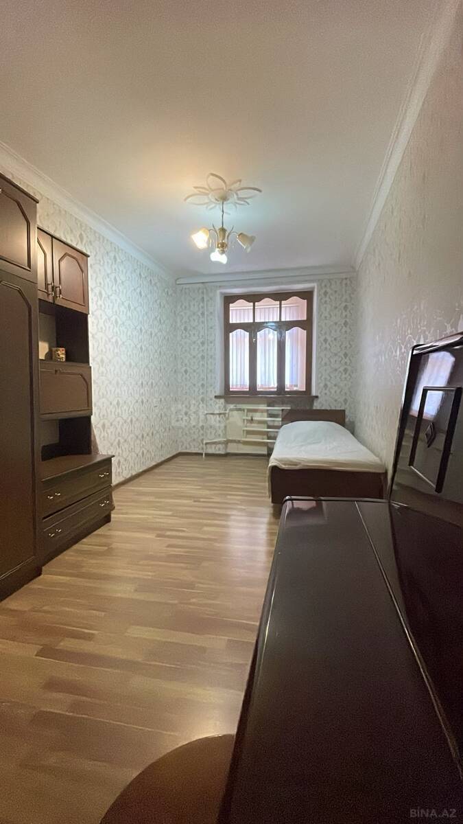 3 otaqlı Köhnə tikili, Elmlər Akademiyası m., Bakı
