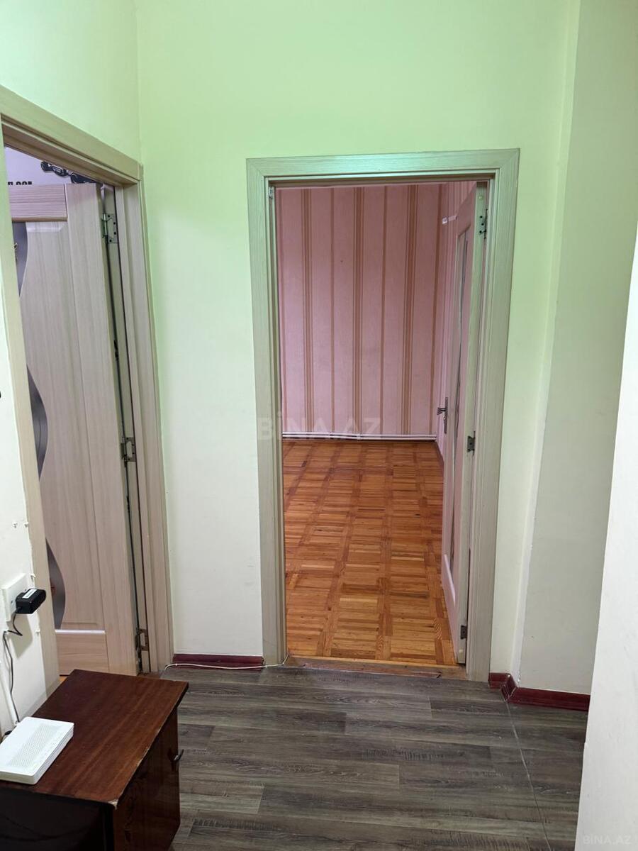 3 otaqlı Köhnə tikili, Neftçilər m., Bakı