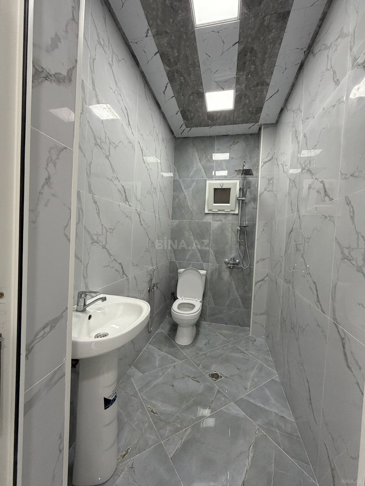 4 otaqlı Həyət evi/Bağ evi, Binə q., Bakı