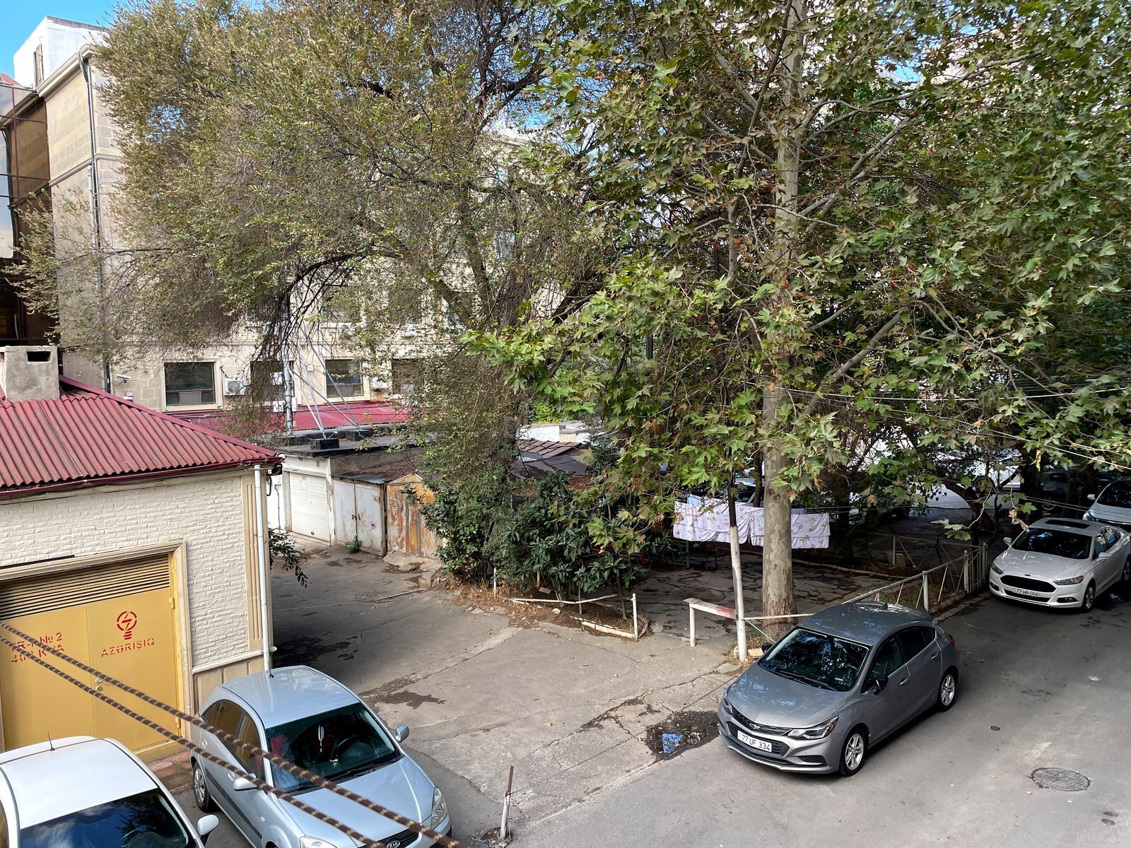 3 otaqlı Köhnə tikili, Elmlər Akademiyası m., Bakı