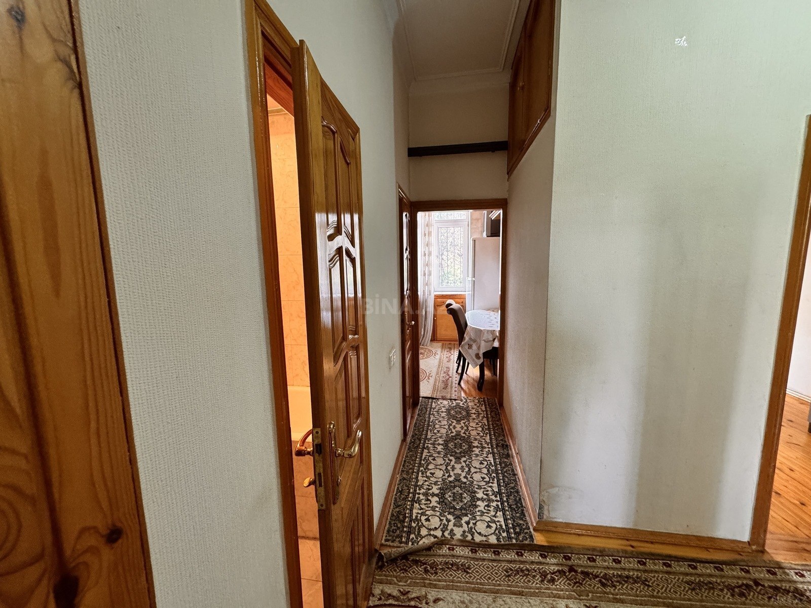3 otaqlı Köhnə tikili, Qara Qarayev m., Bakı
