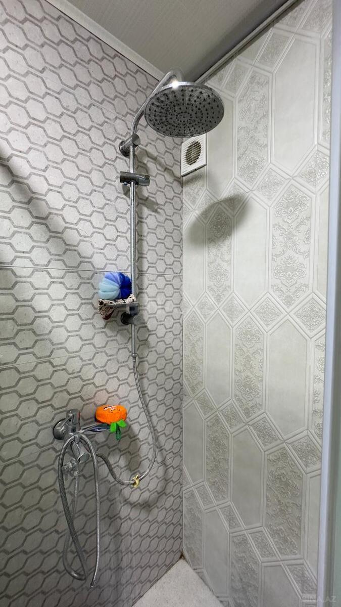 2 otaqlı Köhnə tikili, Neftçilər m., Bakı