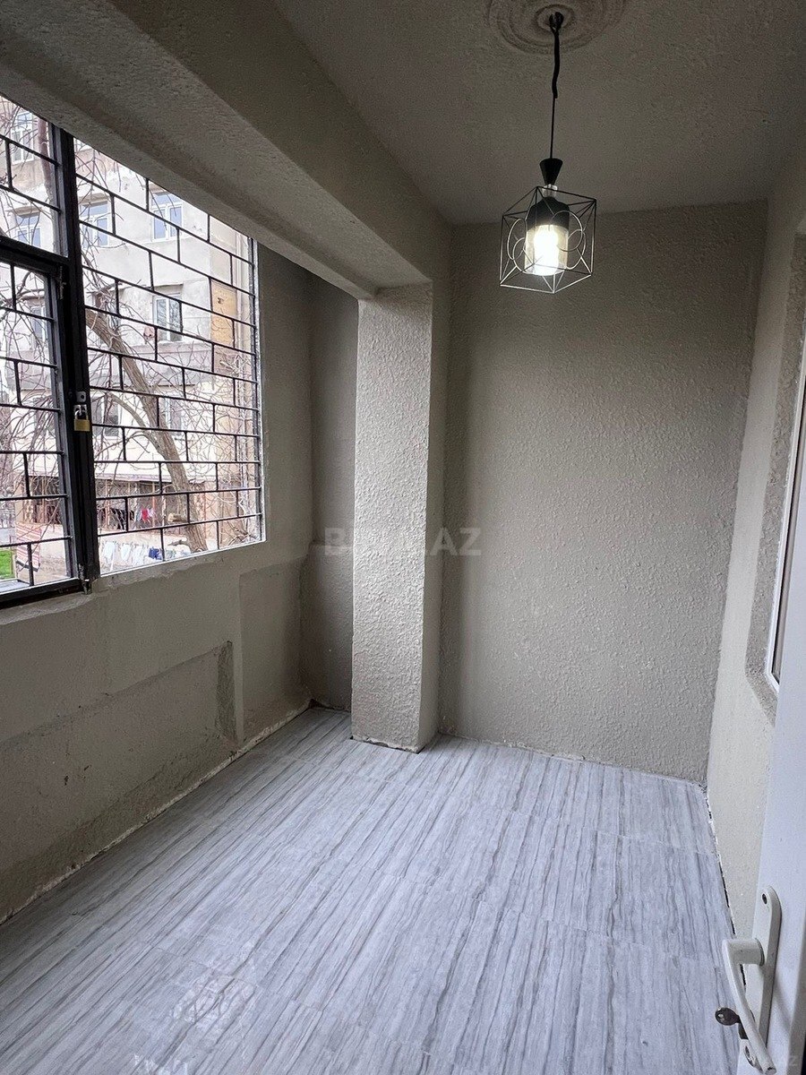 4 otaqlı Köhnə tikili, Xalqlar Dostluğu m., Bakı