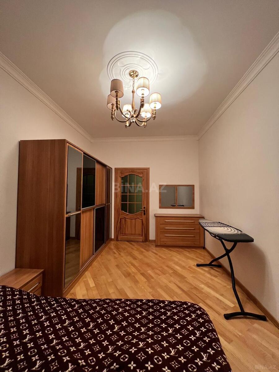 2 otaqlı Yeni tikili, 8 Noyabr m., Bakı
