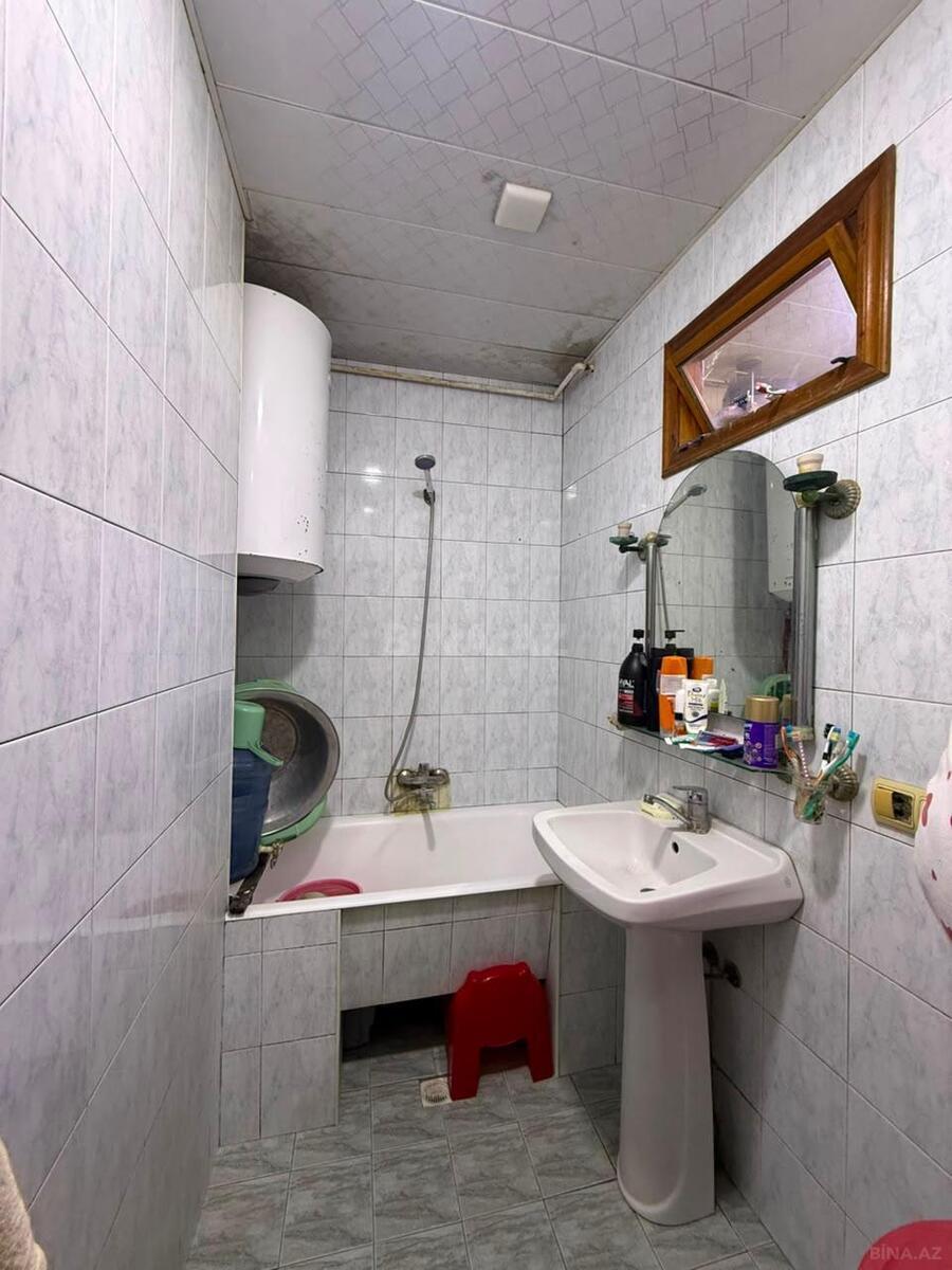 3 otaqlı Köhnə tikili, Yeni Günəşli q., Bakı