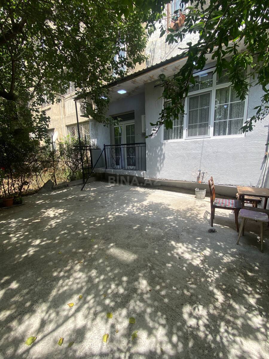 3 otaqlı Köhnə tikili, Xalqlar Dostluğu m., Bakı