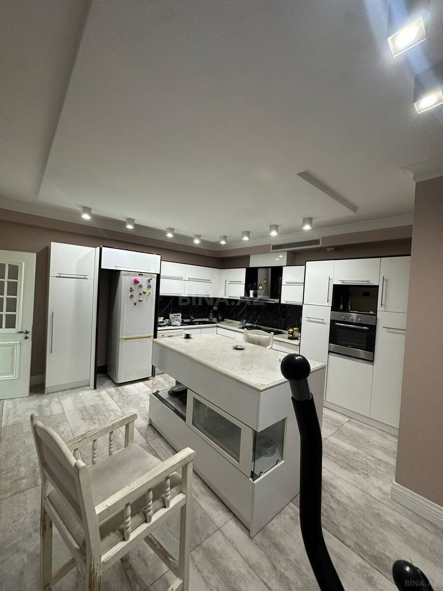 4 otaqlı, 180.0 m², Nizami