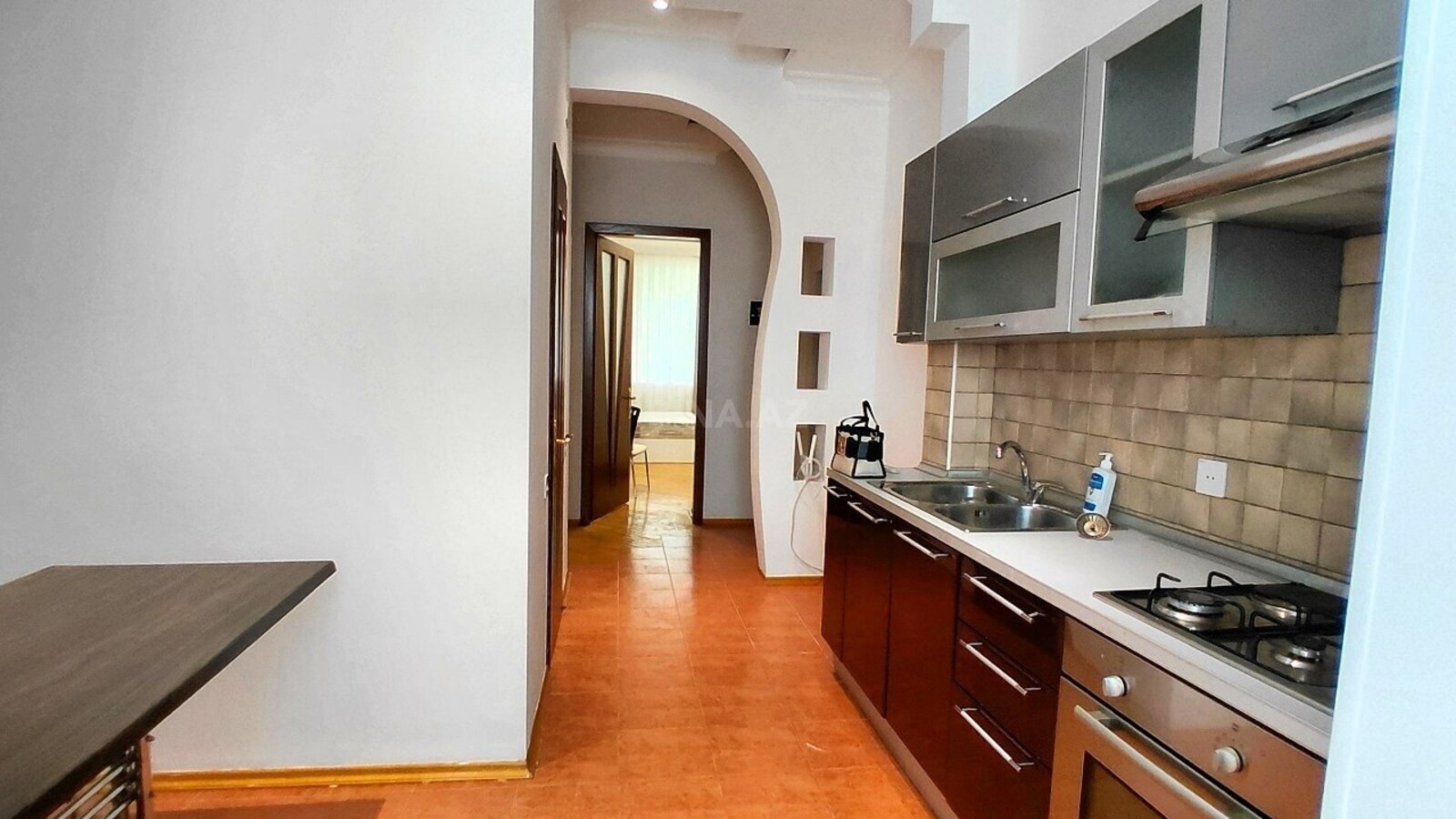3 otaqlı Köhnə tikili, Sahil m., Bakı