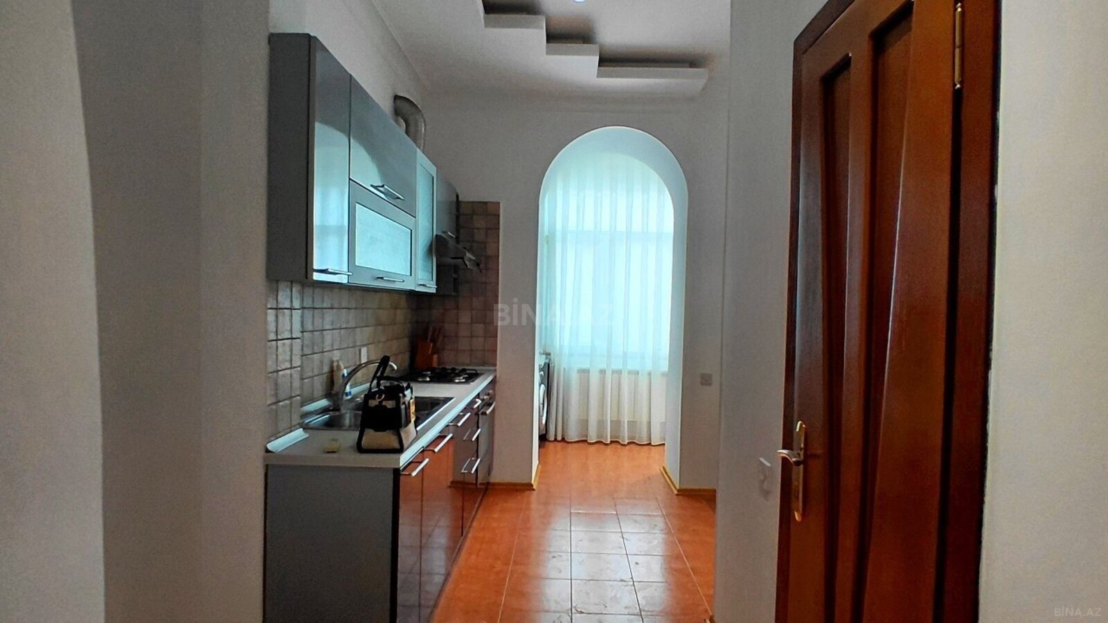 3 otaqlı Köhnə tikili, Sahil m., Bakı
