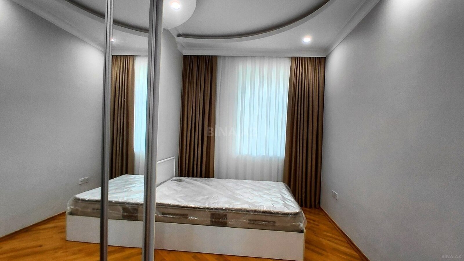 3 otaqlı Köhnə tikili, Sahil m., Bakı