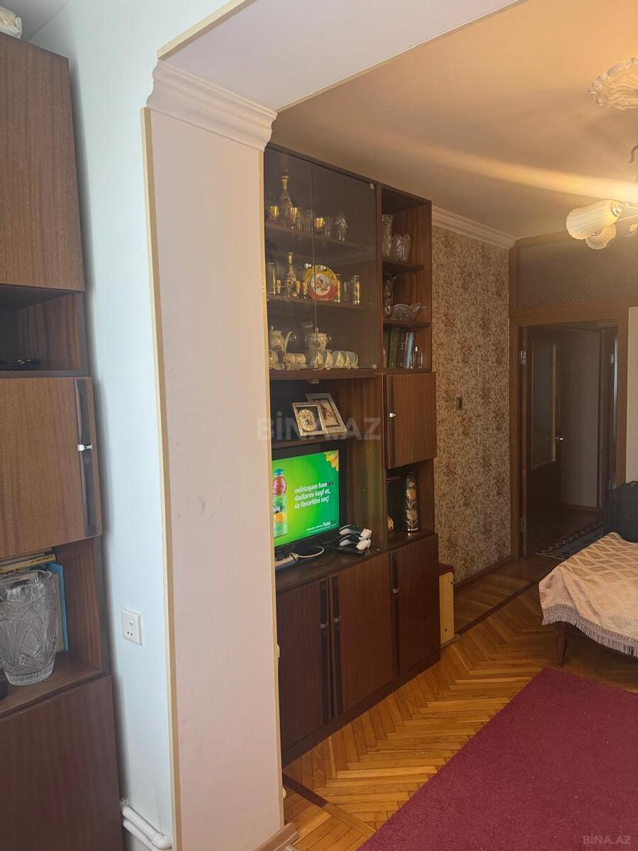 4 otaqlı Köhnə tikili, Əhmədli m., Bakı