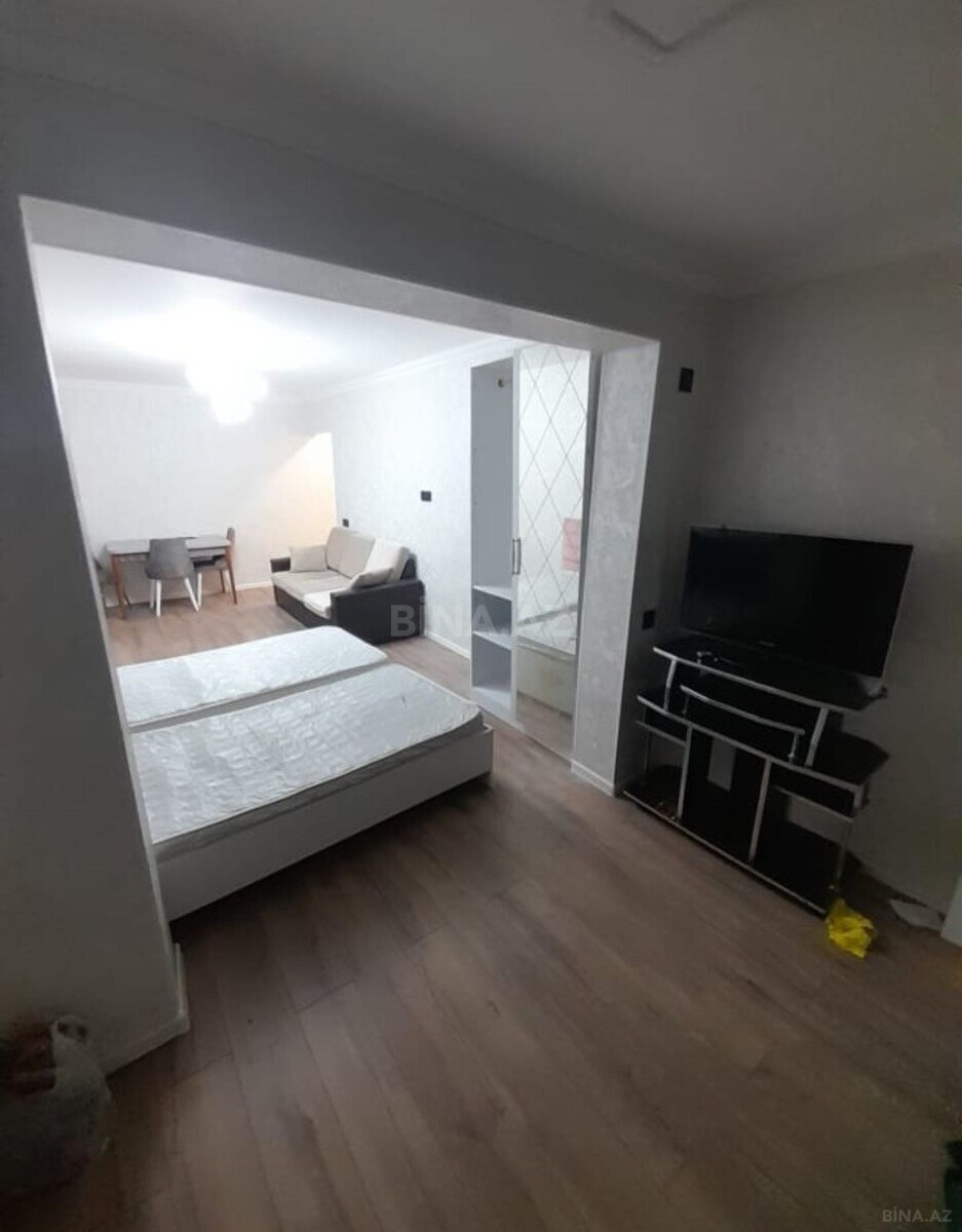 2 otaqlı Köhnə tikili, Neftçilər m., Bakı