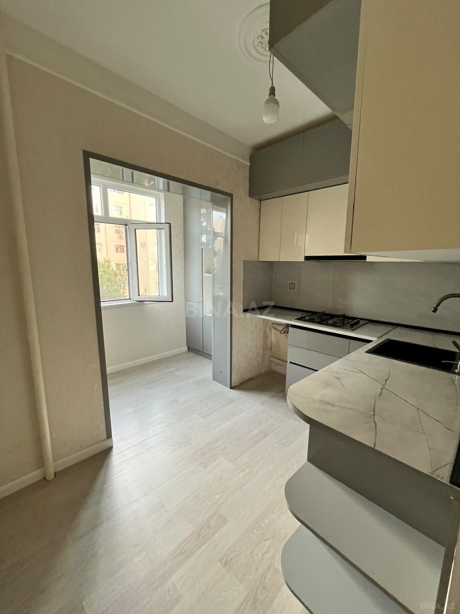 2 otaqlı Köhnə tikili, Xalqlar Dostluğu m., Bakı