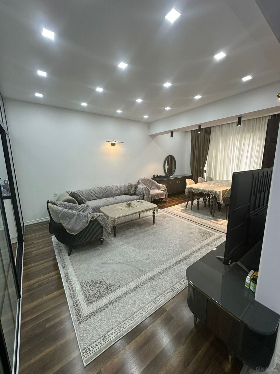 3 otaqlı Yeni tikili, Şah İsmayıl Xətai m., Bakı