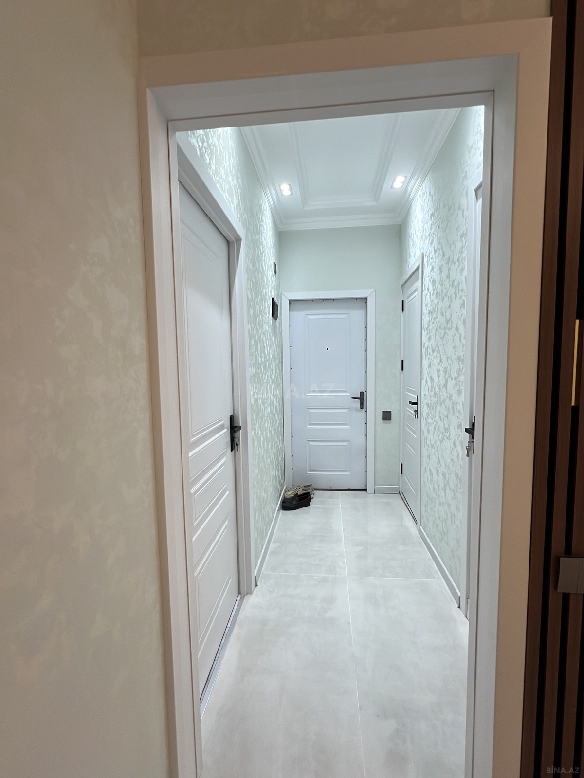 3 otaqlı Köhnə tikili, Memar Əcəmi m., Bakı