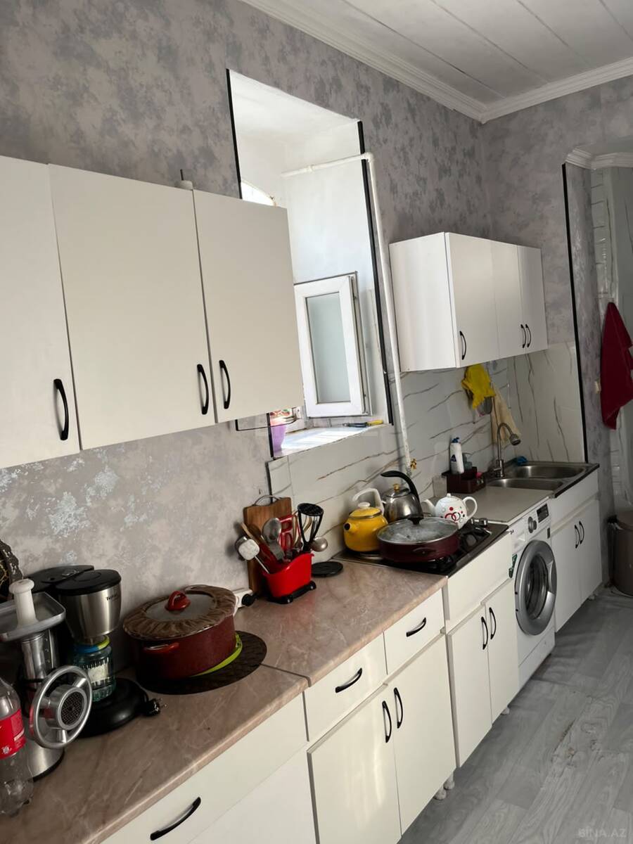 3 otaqlı Köhnə tikili, Nizami m., Bakı