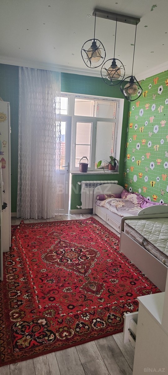 3 otaqlı Yeni tikili, Xırdalan