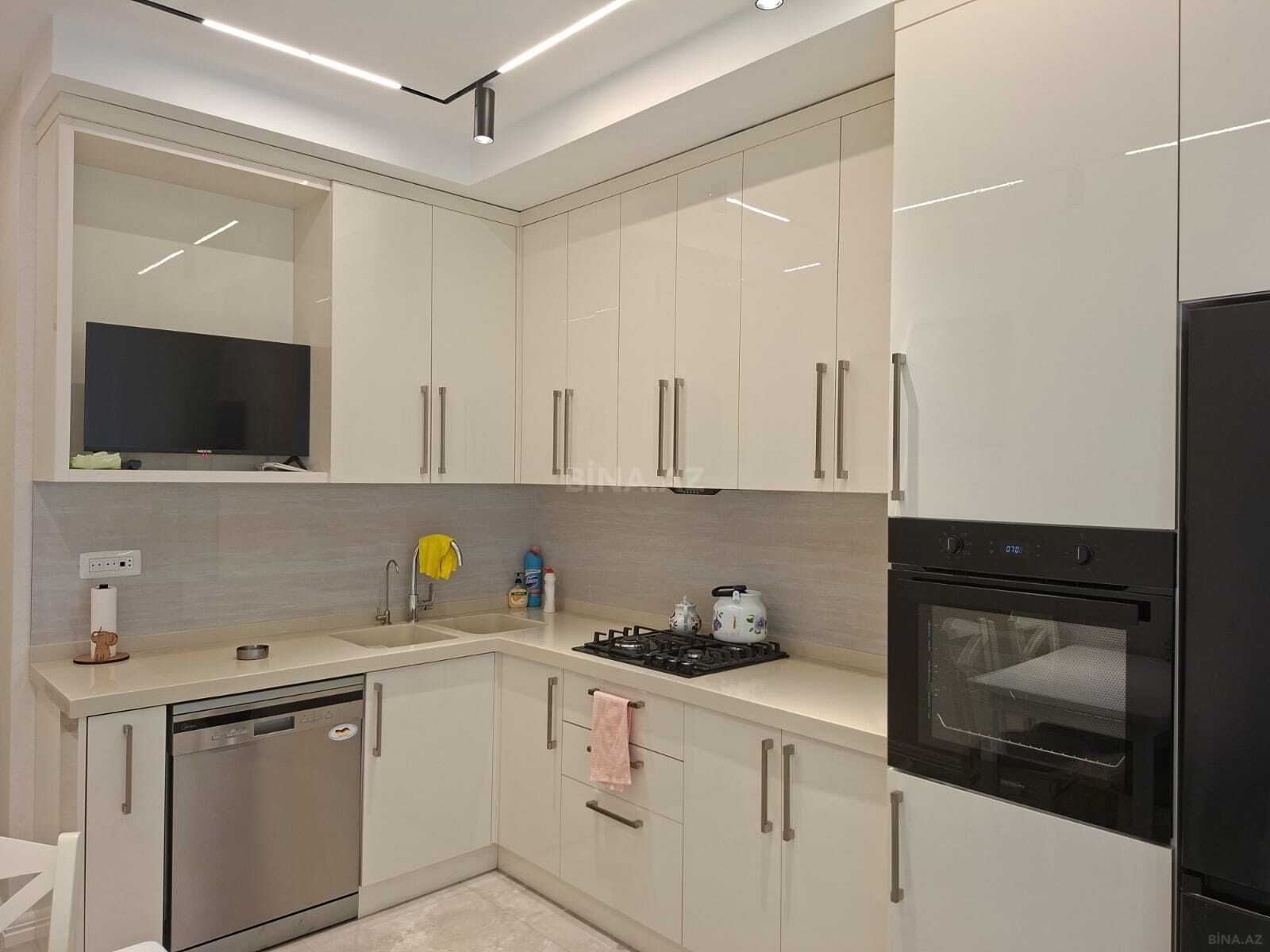2 otaqlı Yeni tikili, 8 Noyabr m., Bakı