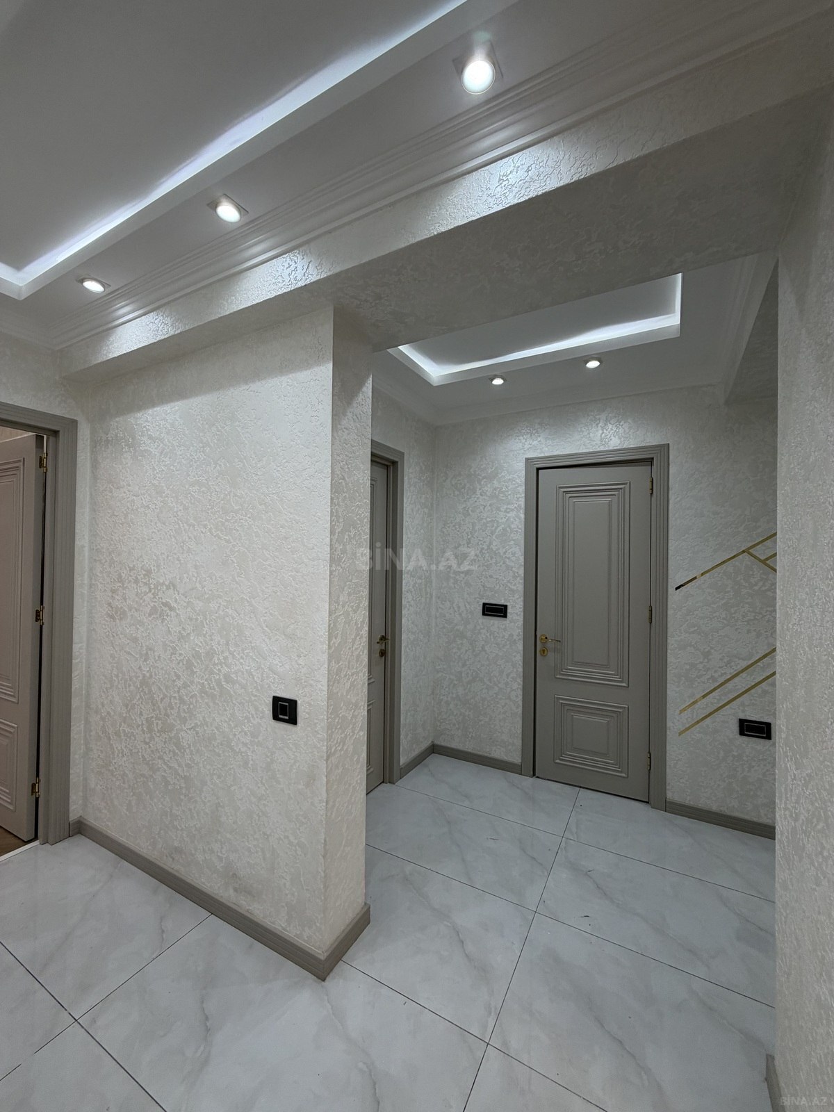 3 otaqlı Yeni tikili, Qara Qarayev m., Bakı
