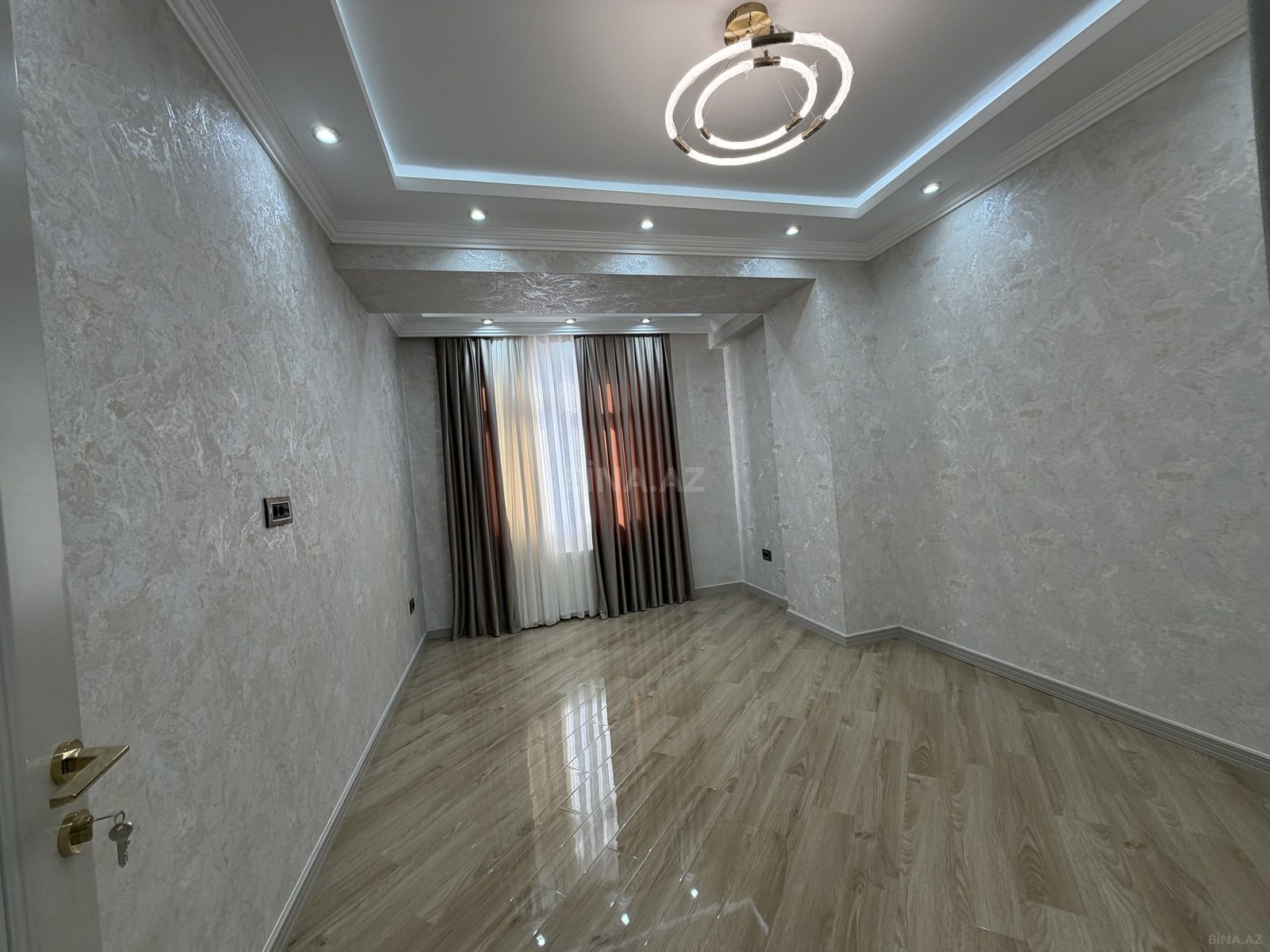 3 otaqlı Yeni tikili, Qara Qarayev m., Bakı