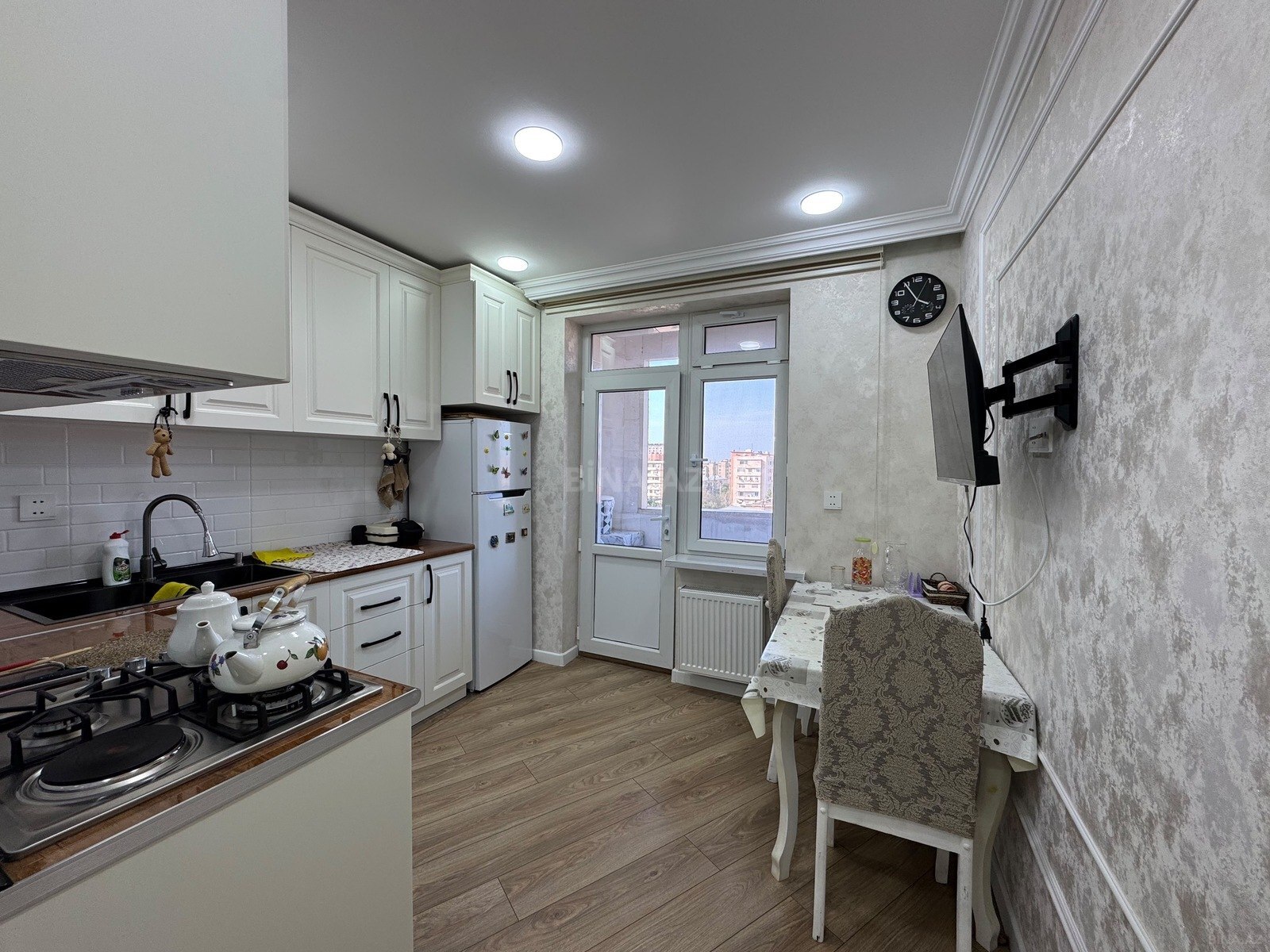 3 otaqlı Köhnə tikili, Əhmədli m., Bakı