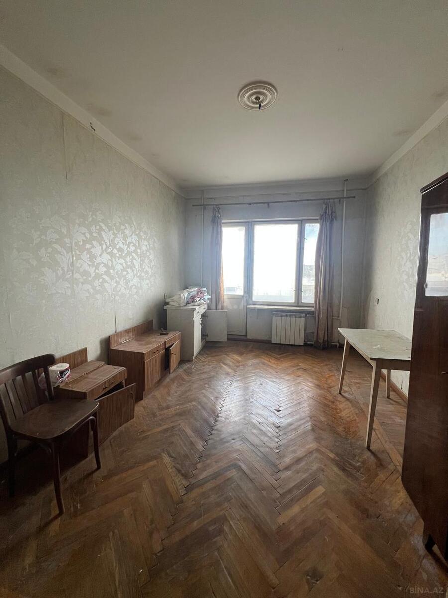 3 otaqlı Köhnə tikili, Bakıxanov q., Bakı