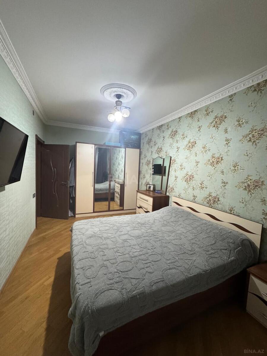 4 otaqlı Köhnə tikili, Bakıxanov q., Bakı