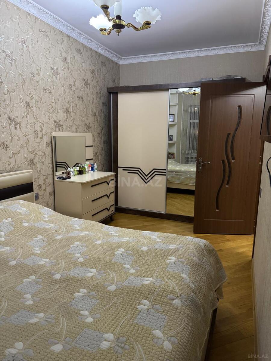 4 otaqlı Köhnə tikili, Bakıxanov q., Bakı