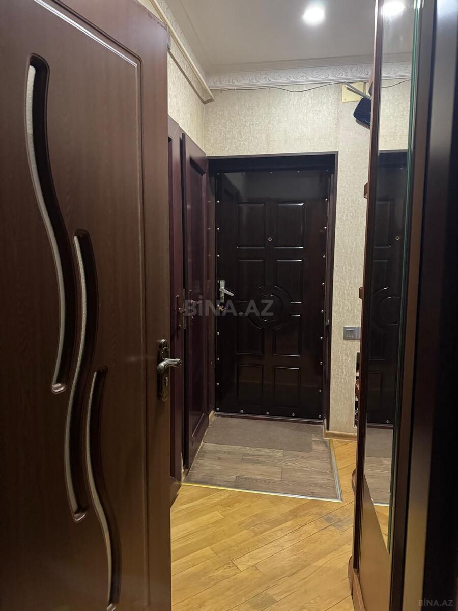 4 otaqlı Köhnə tikili, Bakıxanov q., Bakı