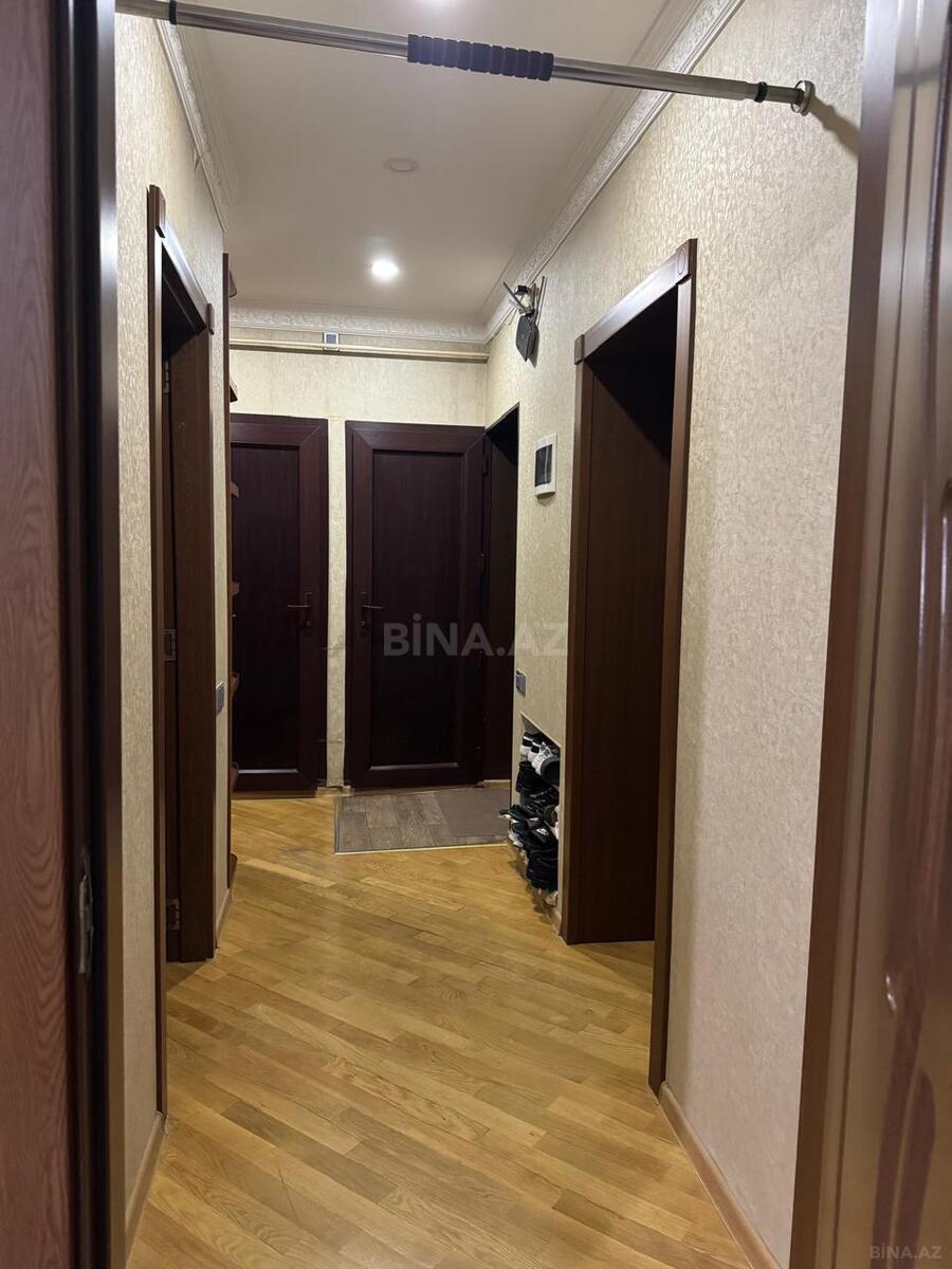 4 otaqlı Köhnə tikili, Bakıxanov q., Bakı