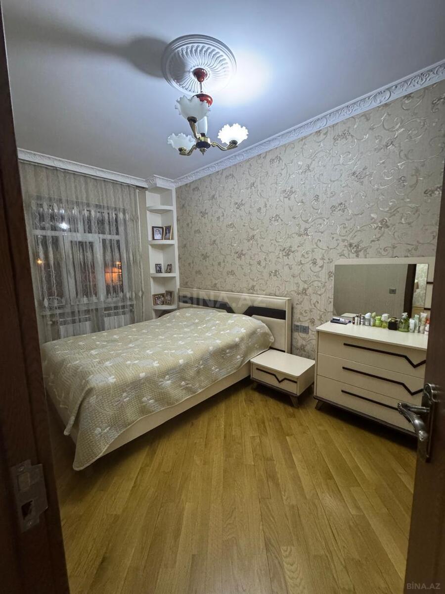4 otaqlı Köhnə tikili, Bakıxanov q., Bakı