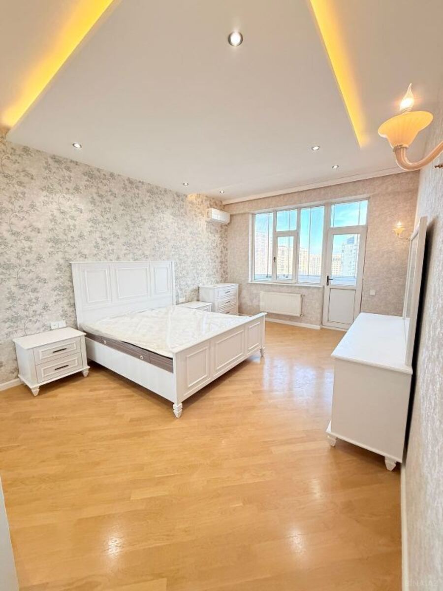 4 otaqlı Yeni tikili, Elmlər Akademiyası m., Bakı