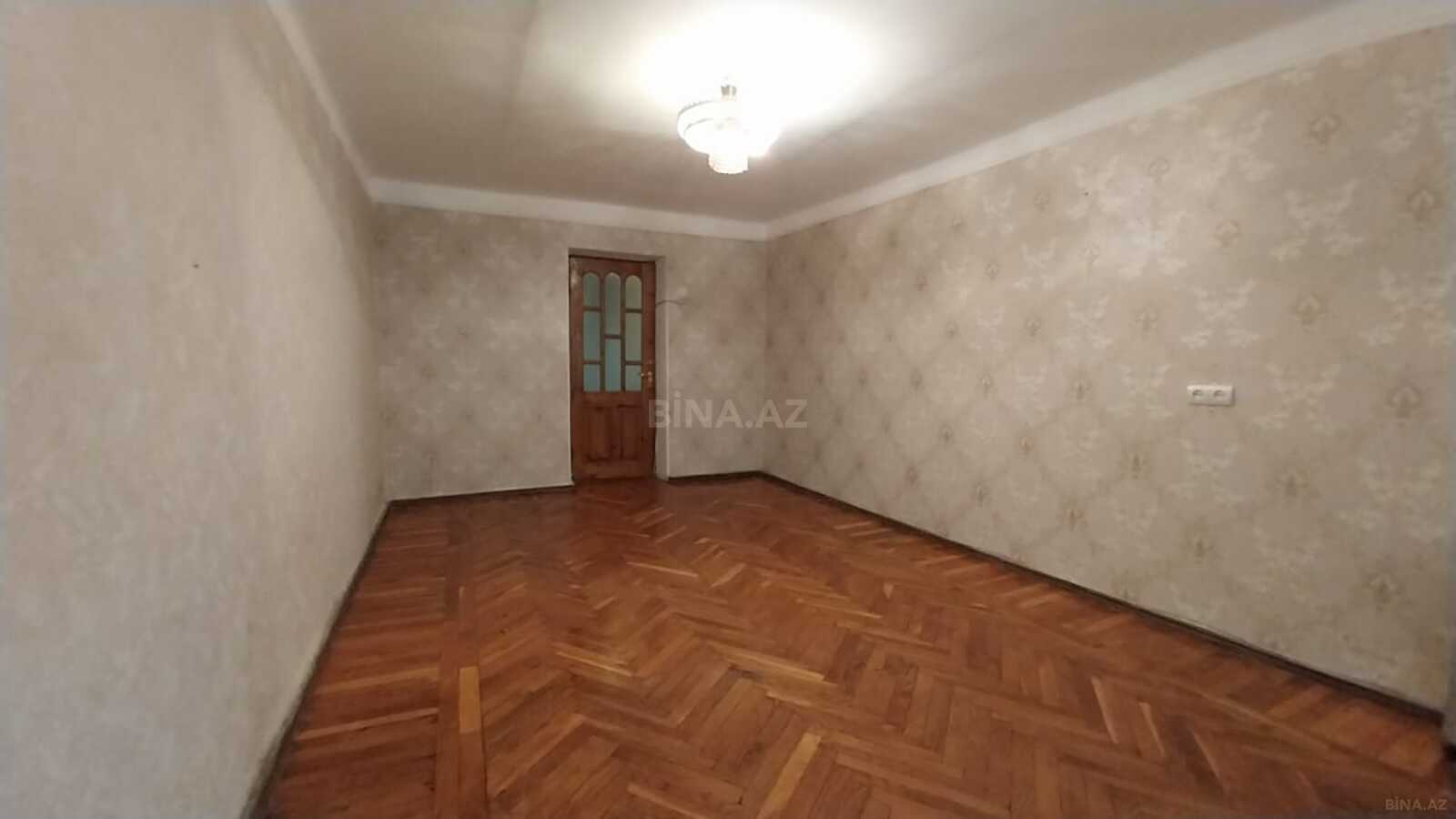 3 otaqlı Köhnə tikili, Elmlər Akademiyası m., Bakı